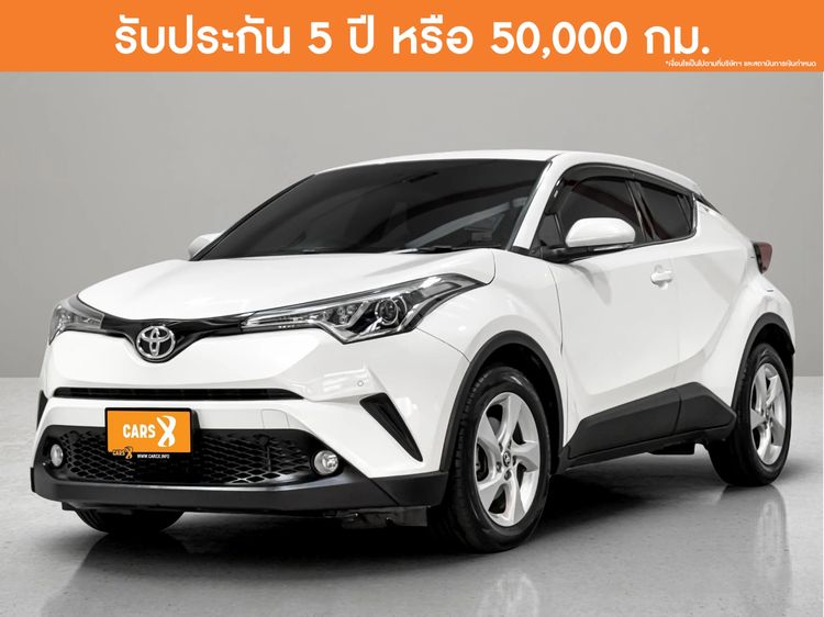 รถ Toyota C-HR 1.8 Mid สี ขาว