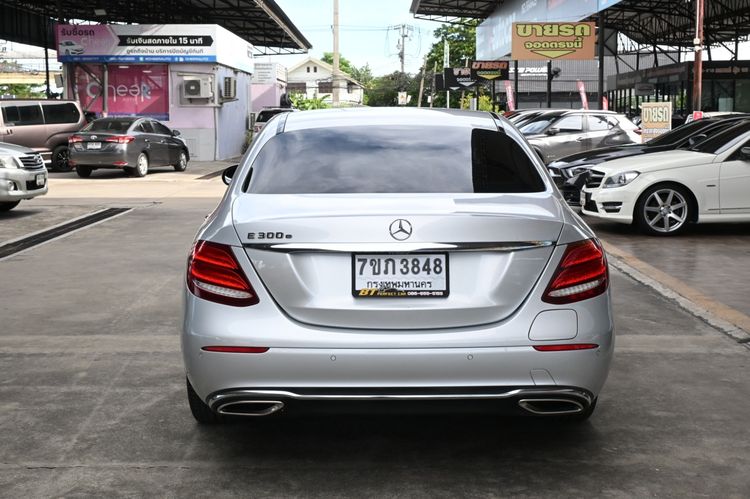 Mercedes-Benz E-Class 2020 E300e 2.0 Exclusive Sedan ปลั๊กอินไฮบริด (PHEV) ไม่ติดแก๊ส เกียร์อัตโนมัติ เทา รูปที่ 3