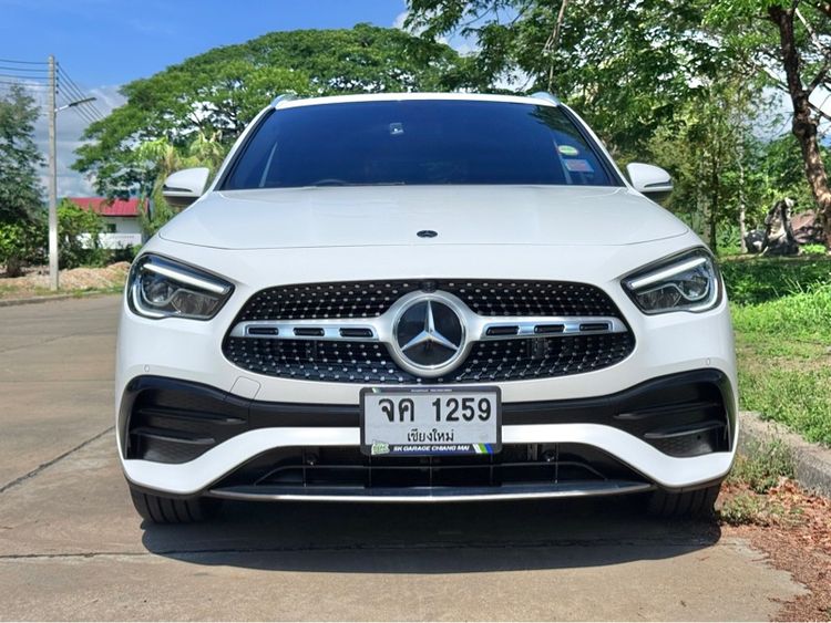 รถ Mercedes-Benz GLA-Class GLA200 สี ขาว
