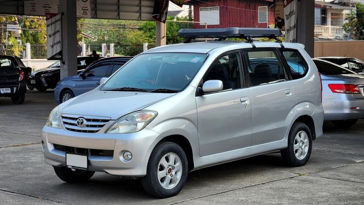 รถ Toyota Avanza 1.3 E สี บรอนซ์เงิน