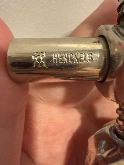 ที่เปิดไวน. Henckels