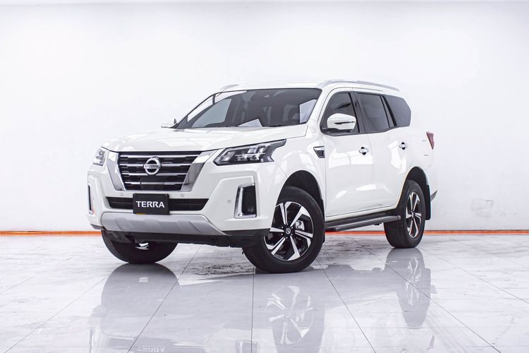 รถ Nissan Terra 2.3 VL 4WD สี ขาว