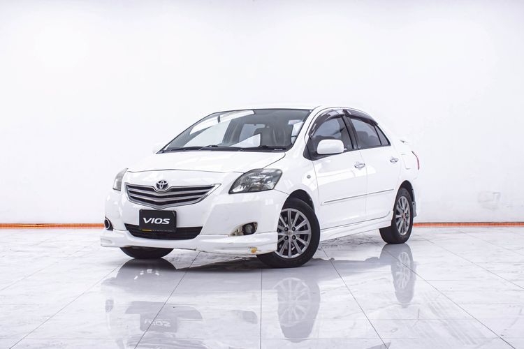 รถ Toyota Vios 1.5 E สี ขาว