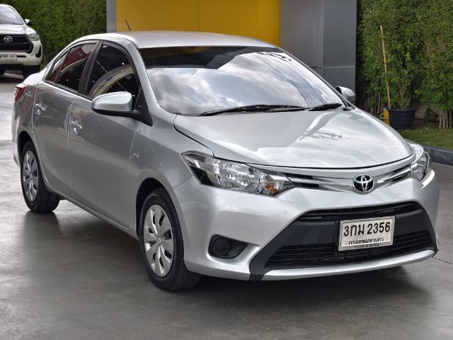 รถ Toyota Vios 1.5 J สี บรอนซ์เงิน