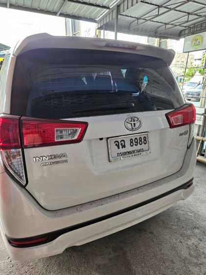 Toyota Innova 2018 2.8 Crysta V ดีเซล เกียร์อัตโนมัติ ขาว รูปที่ 2