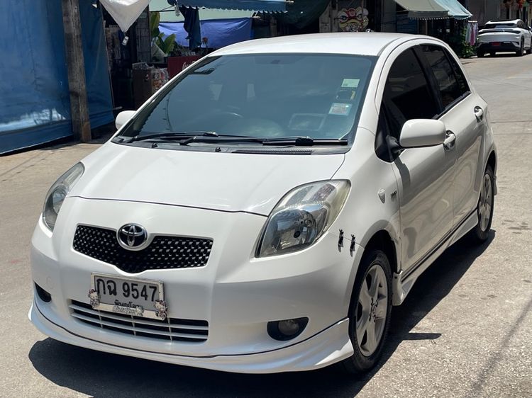 รถ Toyota Yaris 1.5 E Limited สี ขาว