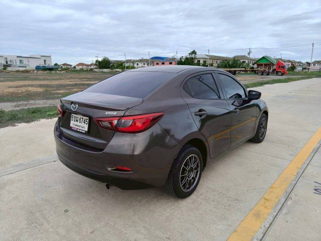 Mazda Mazda 2 2018 1.3 High Connect Sedan เบนซิน เกียร์อัตโนมัติ น้ำตาล รูปที่ 3