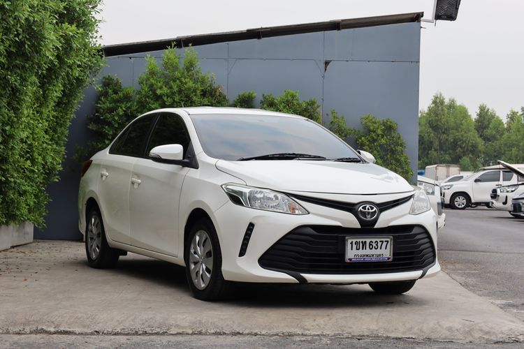 Toyota Vios 2020 1.5 Entry Sedan เบนซิน ไม่ติดแก๊ส เกียร์อัตโนมัติ ขาว รูปที่ 2