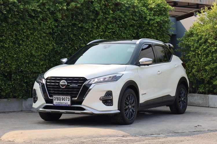 รถ Nissan Kicks 1.2 Autech สี ขาว
