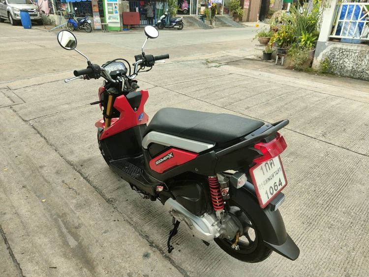 🛵ยังไงก็ขาย ZOOMER-X ปี 56 เครื่องดี สีสวย สตาร์ทมือ เล่มชุดโอนครบ+เปลี่ยนถ่ายน้ำมันเครื่องฟรี ส่งฟรี30 ก.ม รูปที่ 7