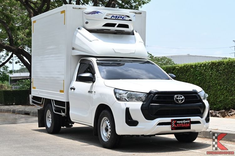 รถ Toyota Hilux Revo 2.4 Entry สี ขาว