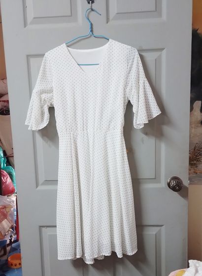 Dress สีขาว