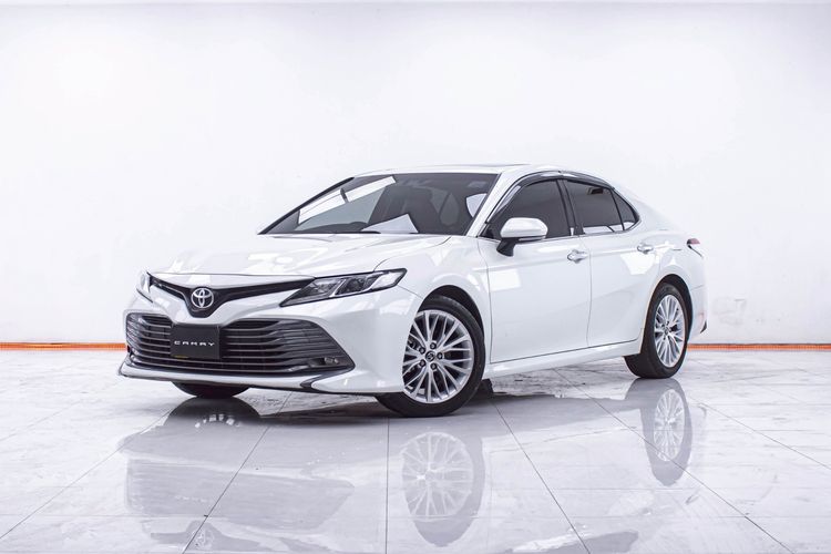 รถ Toyota Camry 2.5 G สี ขาว