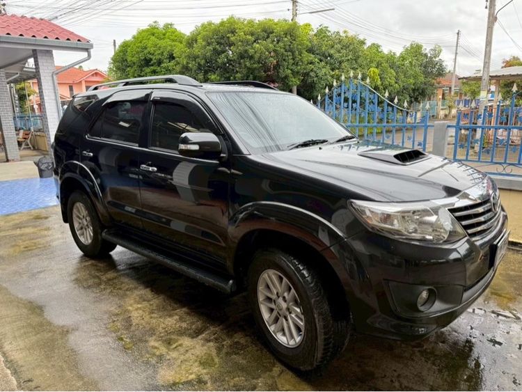 รถ Toyota Fortuner 2.5 G สี ดำ