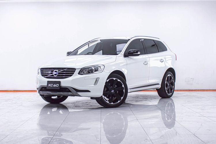 รถ Volvo XC60 2.0 T5 สี ขาว