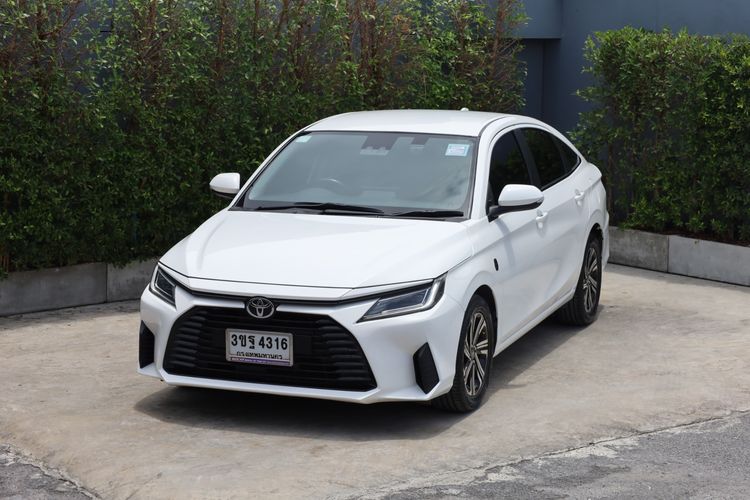 Toyota Yaris ATIV 2022 1.2 Smart Sedan เบนซิน ไม่ติดแก๊ส เกียร์อัตโนมัติ ขาว รูปที่ 2