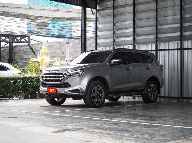 รถ Isuzu MU-X 3.0 Ultimate AT 2WD สี บรอนซ์เงิน