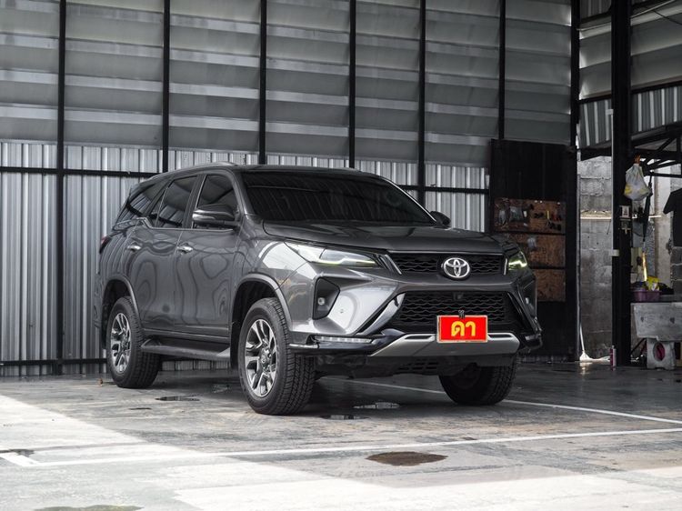 Toyota Fortuner 2023 2.4 Leader V Utility-car ดีเซล ไม่ติดแก๊ส เกียร์อัตโนมัติ เทา รูปที่ 3