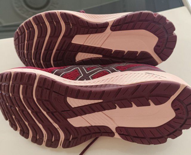 ขายถูก Asics Gt 1000 size 38-240cm เหมือนใหม่ เบาสบาย รูปที่ 5