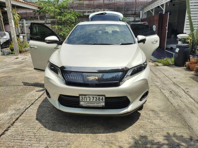 รถ Toyota Harrier 2.5 Hybrid Premium สี ขาว