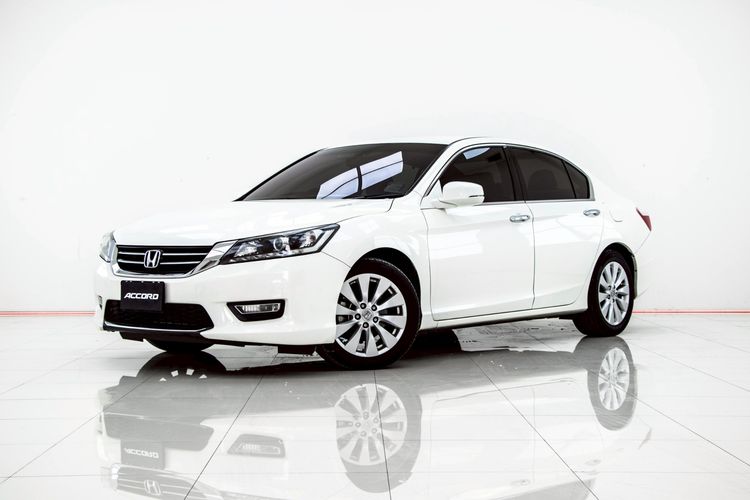 รถ Honda Accord 2.0 EL NAVI สี ขาว