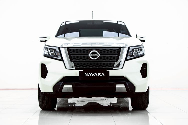 Nissan Navara 2021 2.3 Calibre E Pickup ดีเซล ไม่ติดแก๊ส เกียร์ธรรมดา ขาว รูปที่ 4