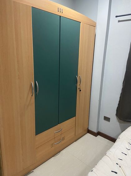 ขายเตียงนอน ขนาด 5 ฟุตพร้อมฟูกและตู้เสื้อผ้า 4 บานยี่ห้อKoncept รูปที่ 3