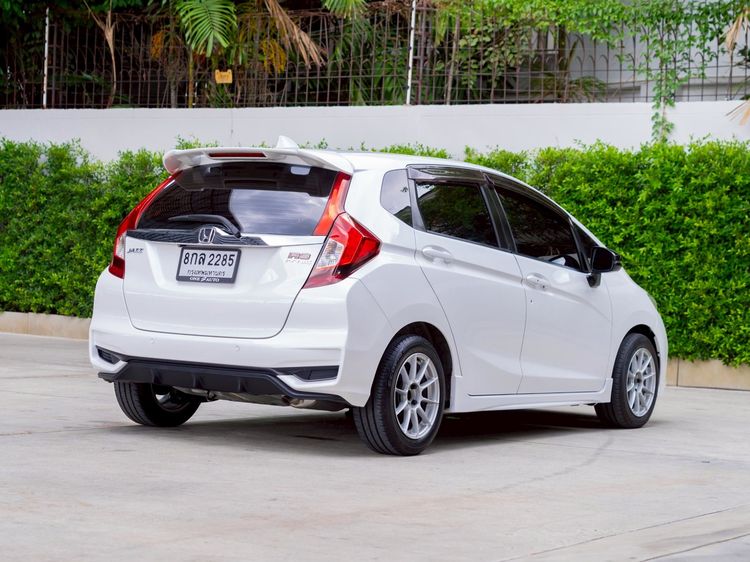 Honda Jazz 2019 1.5 RS i-VTEC Sedan เบนซิน ไม่ติดแก๊ส เกียร์อัตโนมัติ ขาว รูปที่ 4