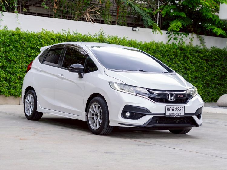 Honda Jazz 2019 1.5 RS i-VTEC Sedan เบนซิน ไม่ติดแก๊ส เกียร์อัตโนมัติ ขาว