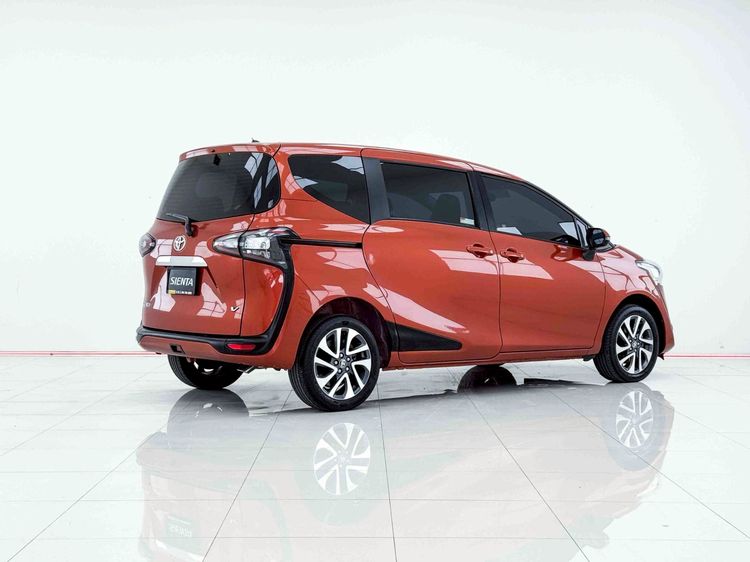 Toyota Sienta 2017 1.5 V Utility-car เบนซิน ไม่ติดแก๊ส เกียร์อัตโนมัติ ส้ม รูปที่ 4