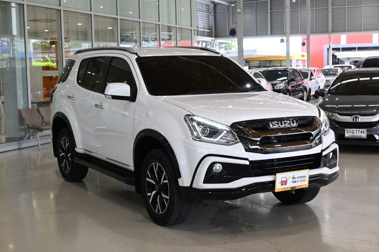 รถ Isuzu MU-X 1.9 สี ขาว