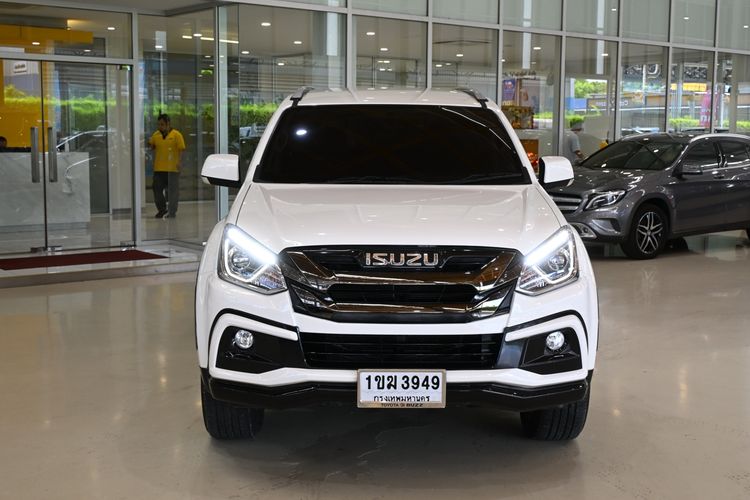 รถ Isuzu MU-X 1.9 สี ขาว