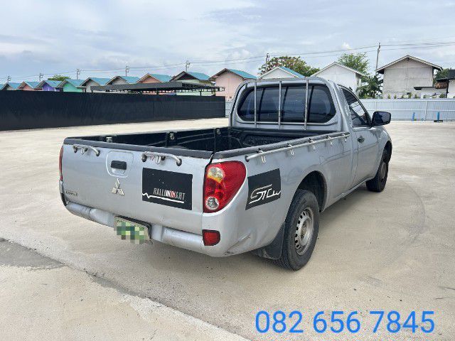 Mitsubishi Triton 2013 2.4 GL Pickup เบนซิน ไม่ติดแก๊ส เกียร์ธรรมดา บรอนซ์เงิน รูปที่ 3