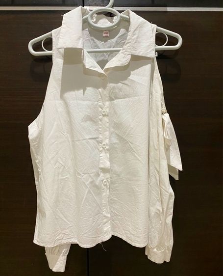 เสื้อผ้า 5 ตัว ( ส่งฟรี พร้อมส่ง )