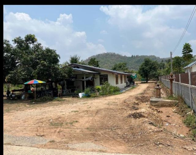 บ้านพร้อมสวนทุเรียน​เงาะ​มะไฟ​มังคุด​มะปางขนุนมะม่วง​
