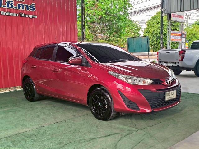 Toyota Yaris ATIV 2017 1.2 J Sedan เบนซิน ไม่ติดแก๊ส เกียร์อัตโนมัติ แดง รูปที่ 4