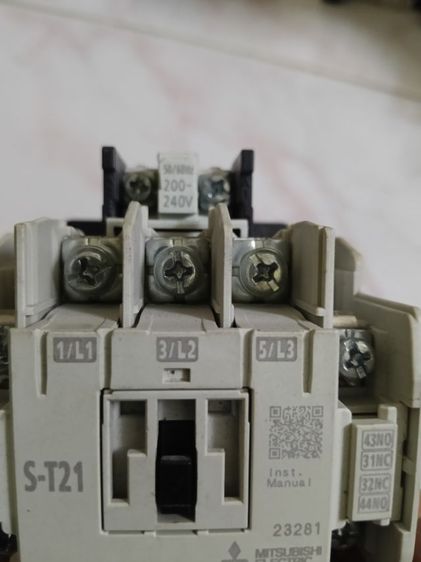 
แมกเนติกคอนแทกเตอร์ (Magnetic Contactor) รุ่น S-T
21