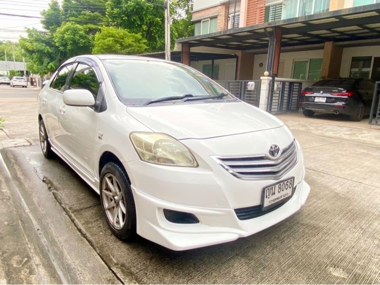 รถ Toyota Vios 1.5 J สี ขาว