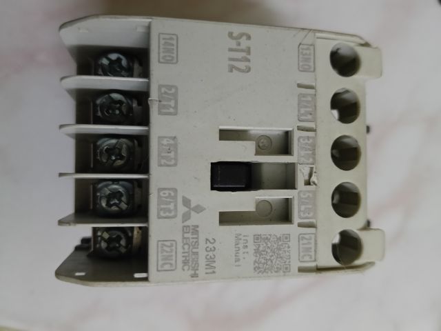 แมกเนติกคอนแทกเตอร์ (Magnetic Contactor) รุ่น S-T
12 รูปที่ 2