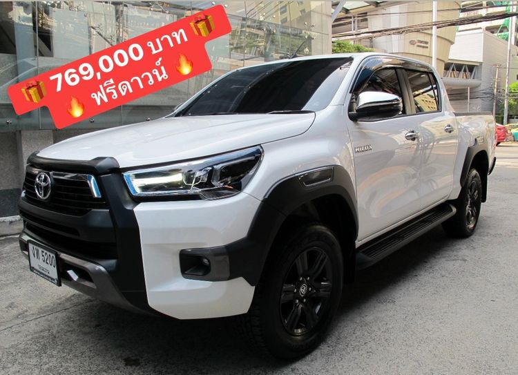 รถ Toyota Hilux Revo Double Cab 2.4 Entry Prerunner สี ขาว