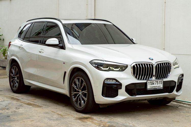 รถ BMW X5 3.0 xDrive30d M Sport 4WD สี ขาว