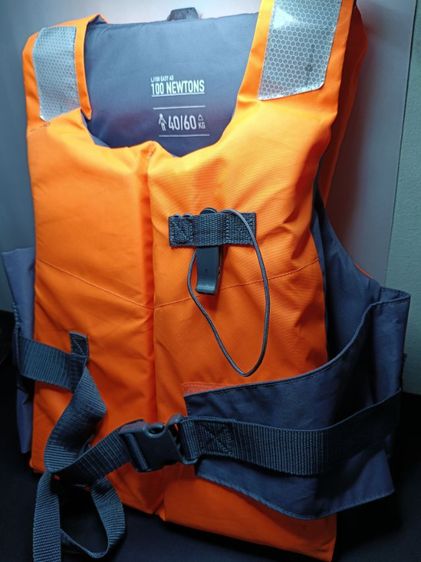 เสื้อชูชีพ TRIBORD แท้ 100 Newtons สำหรับน้ำหนัก 40-60 กิโล รูปที่ 2