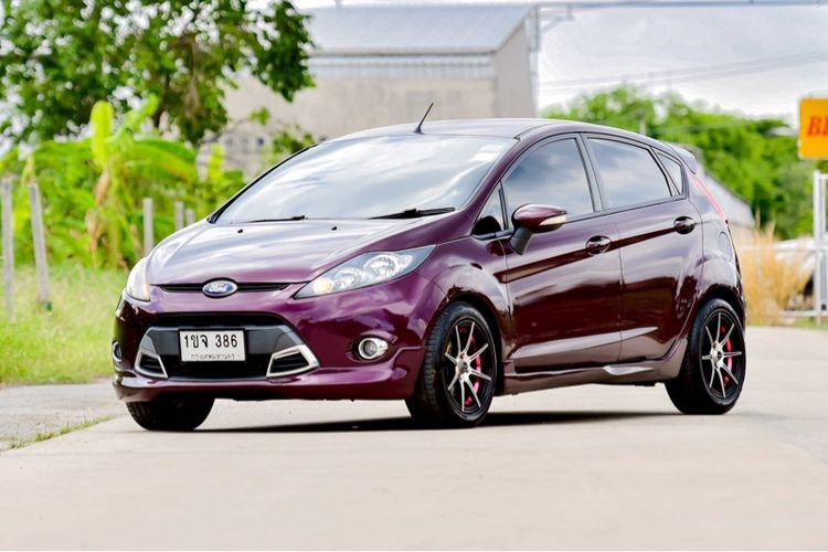 รถ Ford Fiesta 1.5 Sport สี แดง