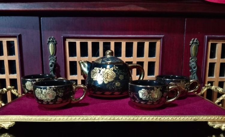ชุดน้ำชากระเบื้องเคลือบลายกุหลาบน้ำทอง 18kเก่าโบราณสภาพเยี่ยม