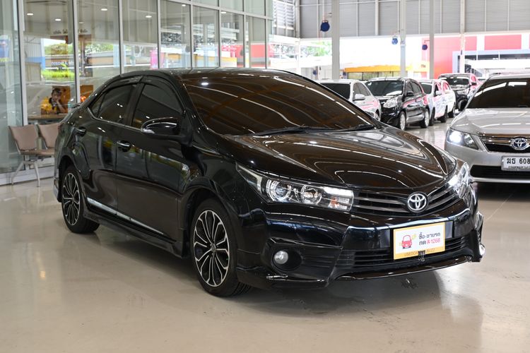 Toyota Altis 2015 1.8 Esport Sedan เบนซิน ไม่ติดแก๊ส เกียร์อัตโนมัติ ดำ รูปที่ 3