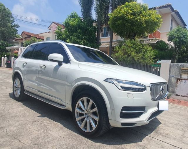 Volvo XC90 2016 2.0 Recharge Plus T8 Plug-in Hybrid Dark Utility-car ปลั๊กอินไฮบริด (PHEV) ไม่ติดแก๊ส เกียร์อัตโนมัติ ขาว รูปที่ 2