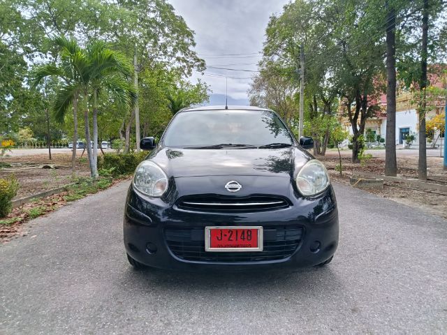 รถ Nissan March 1.2 E สี ดำ