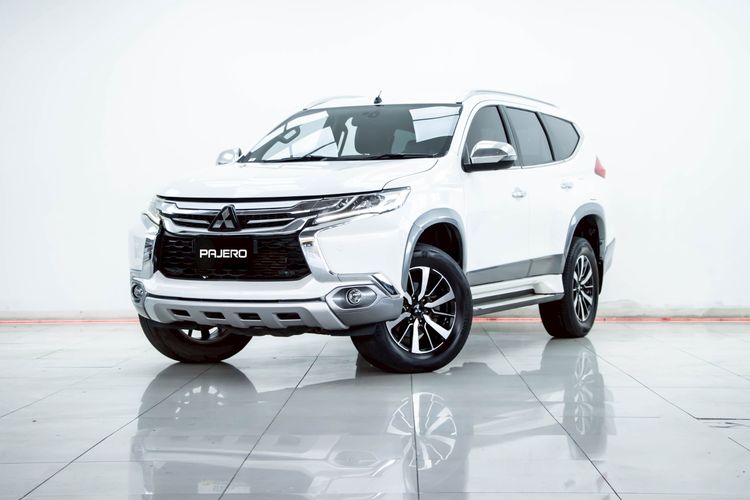 Mitsubishi Pajero Sport 2015 2.4 GT Utility-car ดีเซล ไม่ติดแก๊ส เกียร์อัตโนมัติ ขาว