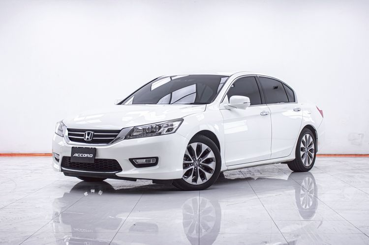 รถ Honda Accord 2.4 EL NAVI สี ขาว
