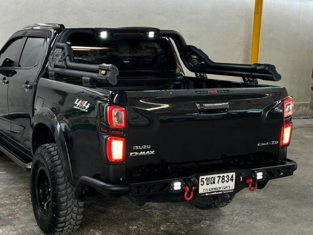 รถ Isuzu D-MAX 3.0 V-Cross Z 4WD สี ดำ